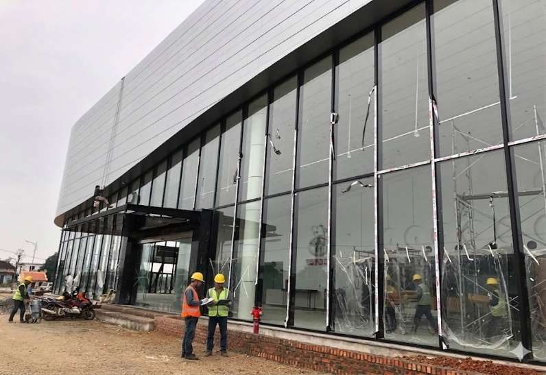 Glass façade finishing
